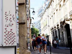 Oeuvre de In Love Street Art sur le parcours De l'art à l'Art dans le Marais